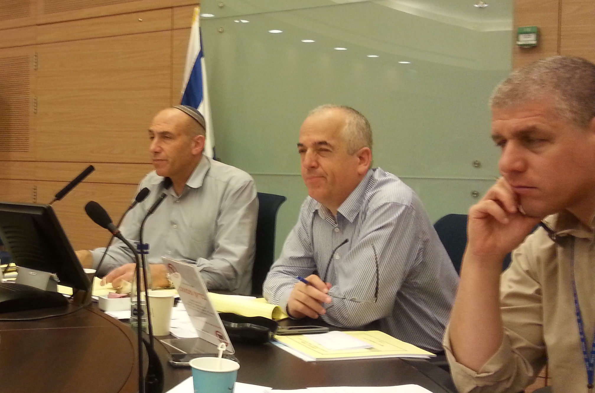 "לא הגיוני שחברות הסלולר יתנהגו אלינו כאזרחים סוג ב"