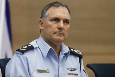 "מפכ"ל שמאכיל מפגינים ברימונים צריך להתפטר"