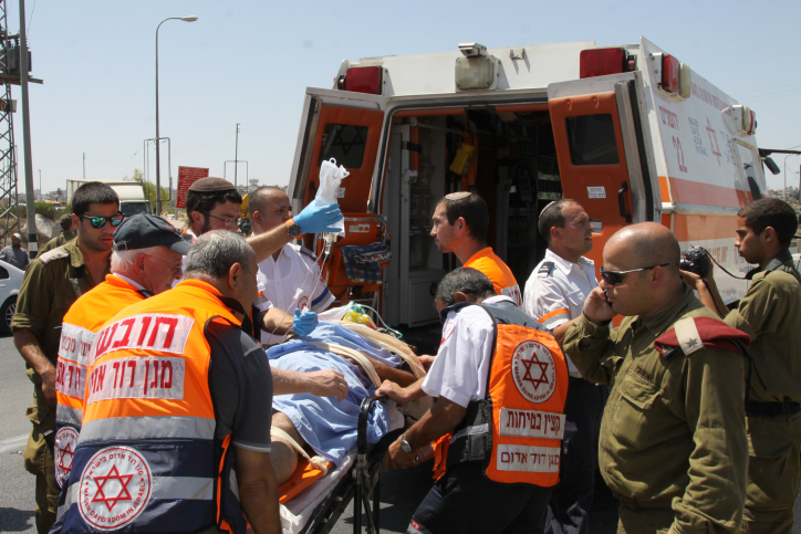 TRUCK AND BUS CRASH AT JUNCTION NEAR HALHOUL