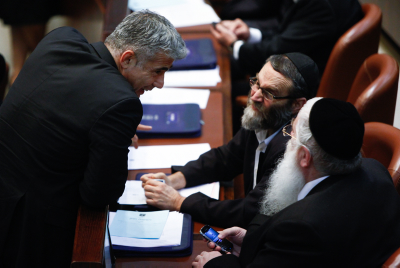 לפיד על החרדים: "אנחנו לא נגדם. אנשים אחים אנחנו"