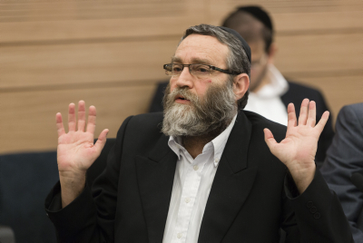 גפני נגד אריאל: מוכר את החרדים תמורת אינטרסים