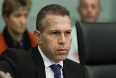 שר הפנים שלל תושבות ממחבל