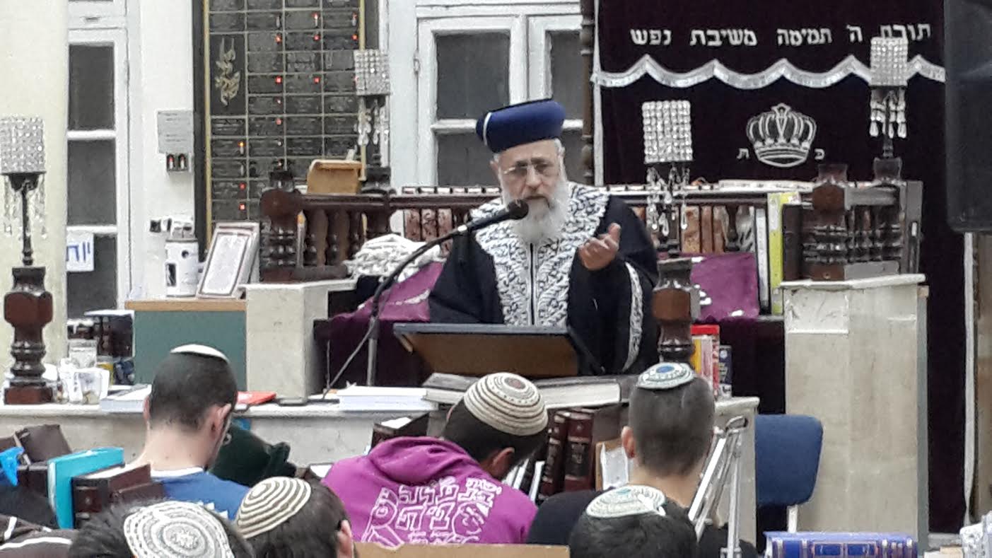 הרב יצחק יוסף: אבא היה קורא מגילה בתל אביב גם בט"ו באדר