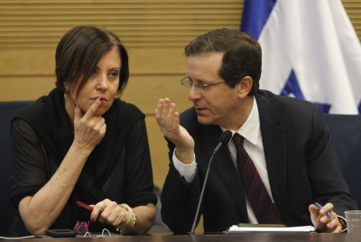 קשה להיות שמאלני, במיוחד השבוע