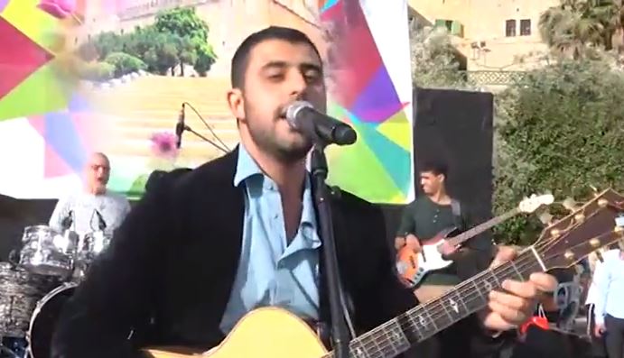 צפו: קליפ מופע פסח בחברון עם גדולי הזמר החסידי