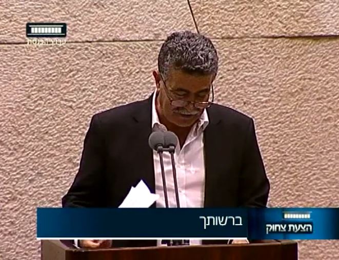 הצעת צחוק: השר עמיר פרץ מתבלבל