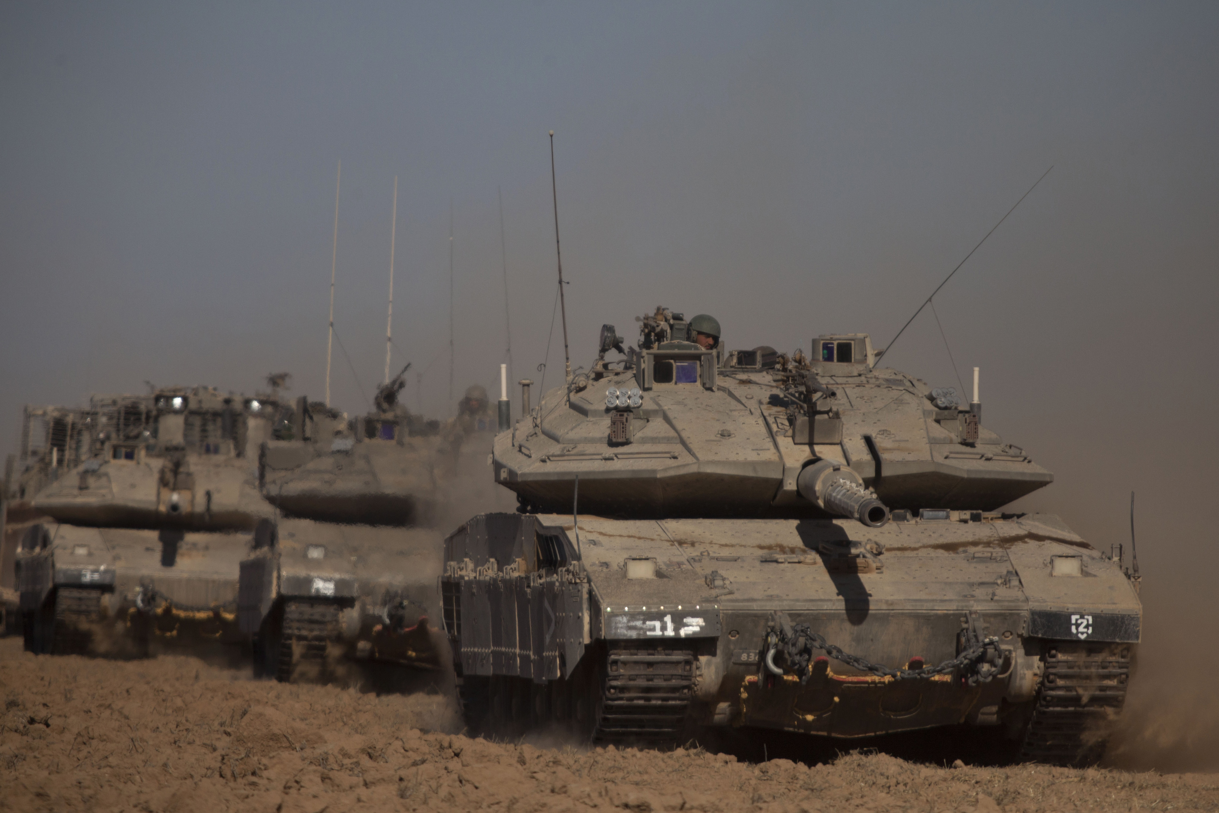 נתניהו ויעלון אישרו: החלה פעולה קרקעית בעזה