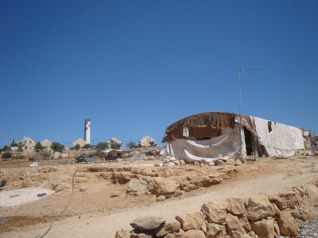 הר חברון: נהרס המאחז הבדואי ליד כרמל