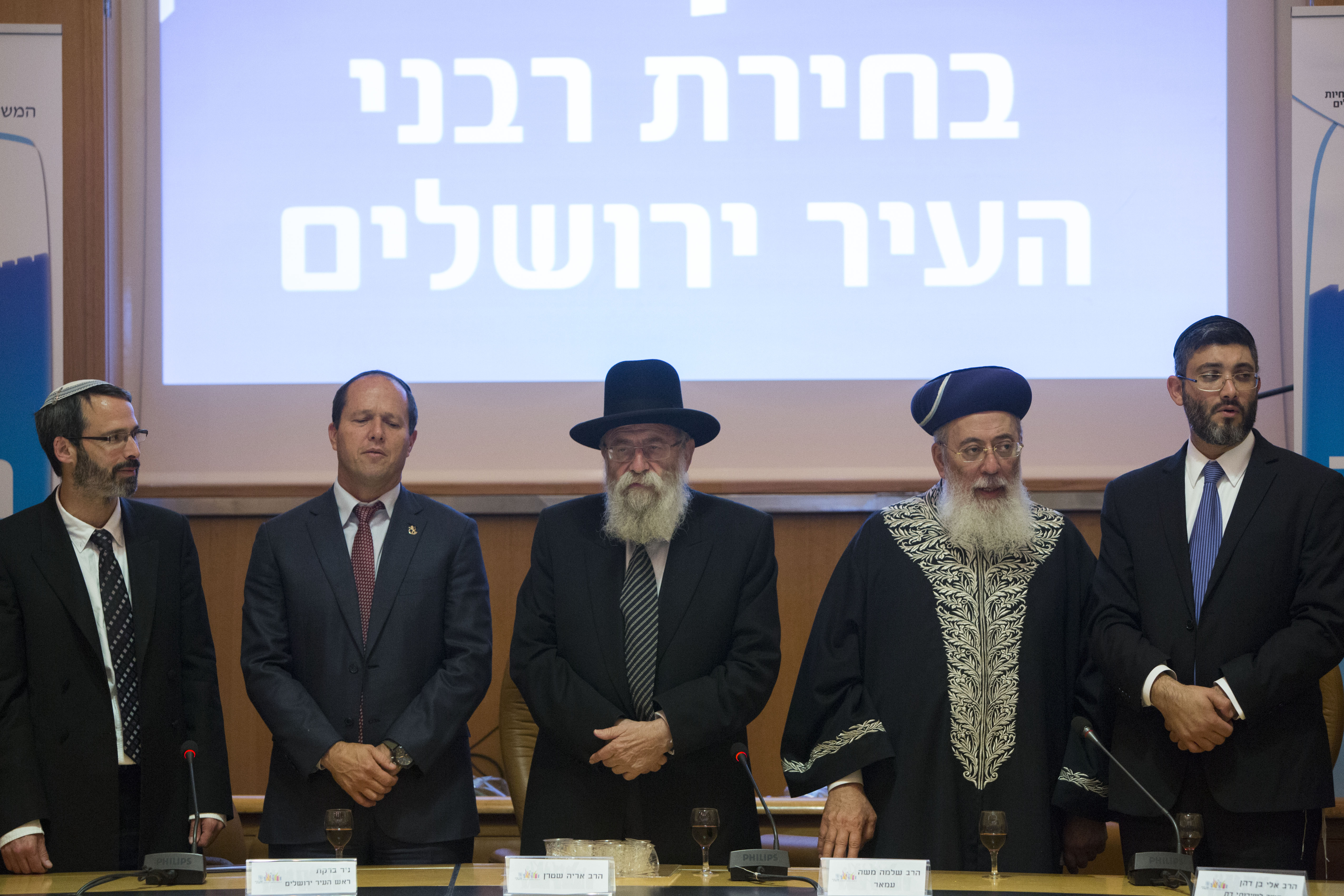 יש תורה ב'גויים', בציונות התורנית, (אל) תאמין!