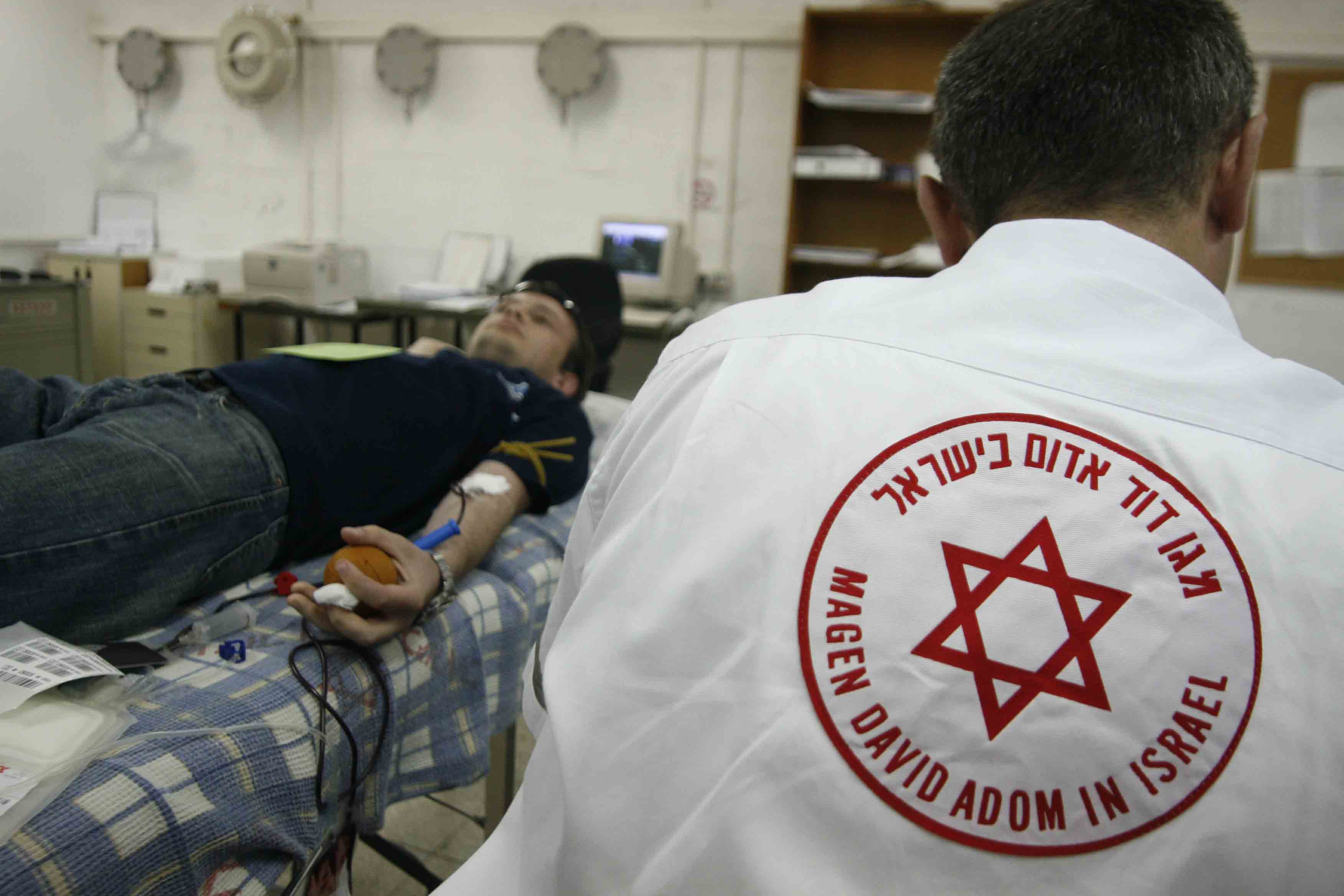 בשל מחסור חמור: הציבור נקרא לתרום דם