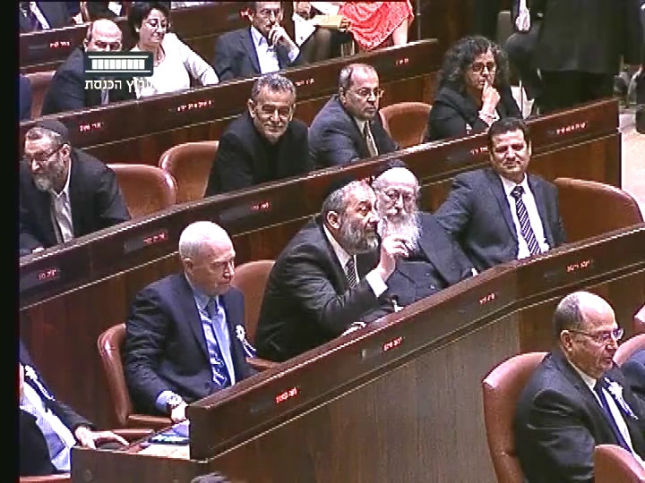 צפו: גם בכנסת דרעי לא מוותר על המכלוף