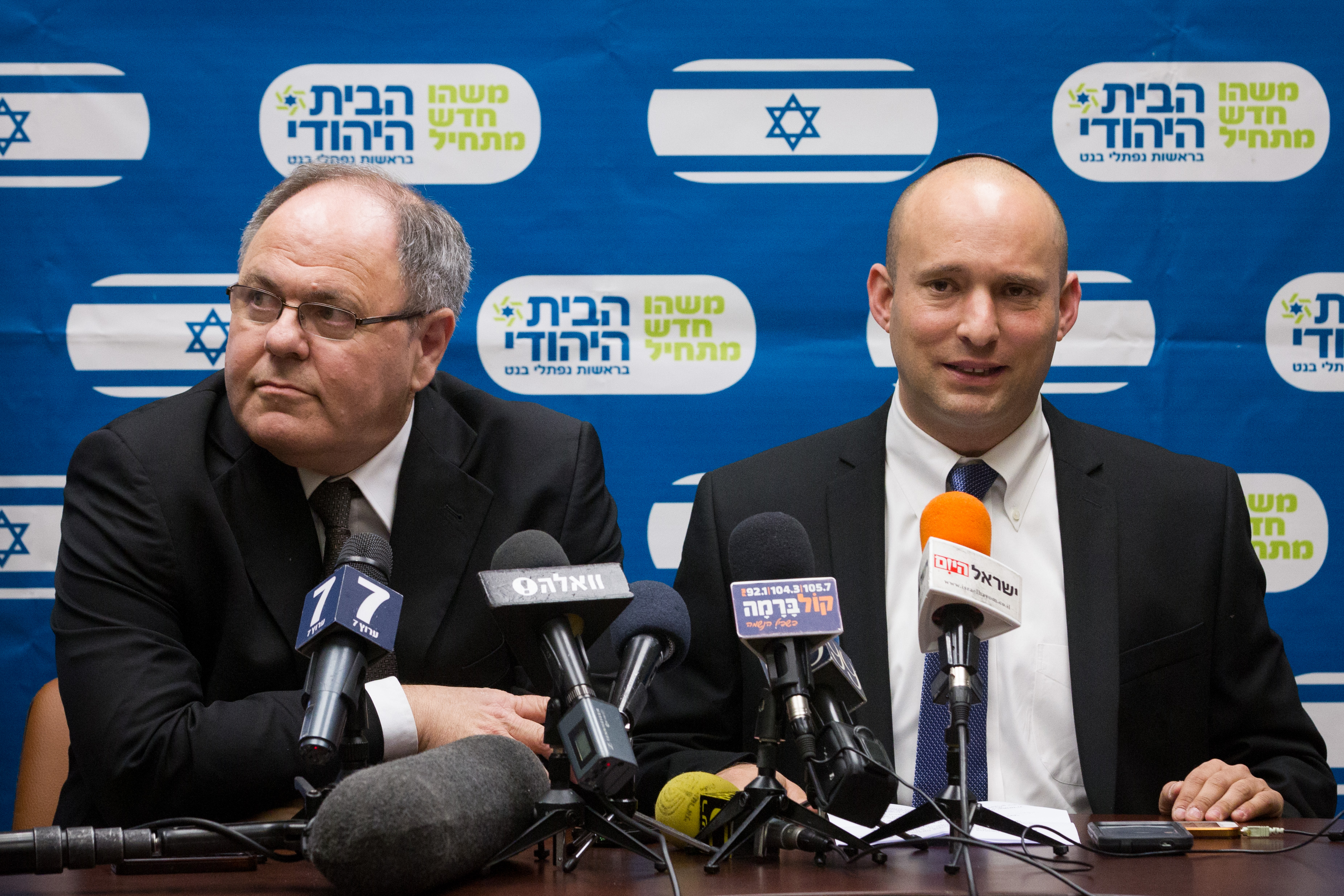 קרב ציוצים: הדובר של הבית היהודי נגד דני דיין