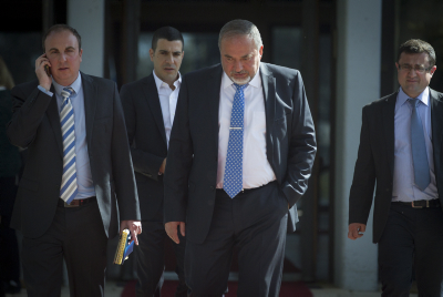 אנחנו או החרדים;'ישראל ביתנו' בדרך לאופוזיציה?