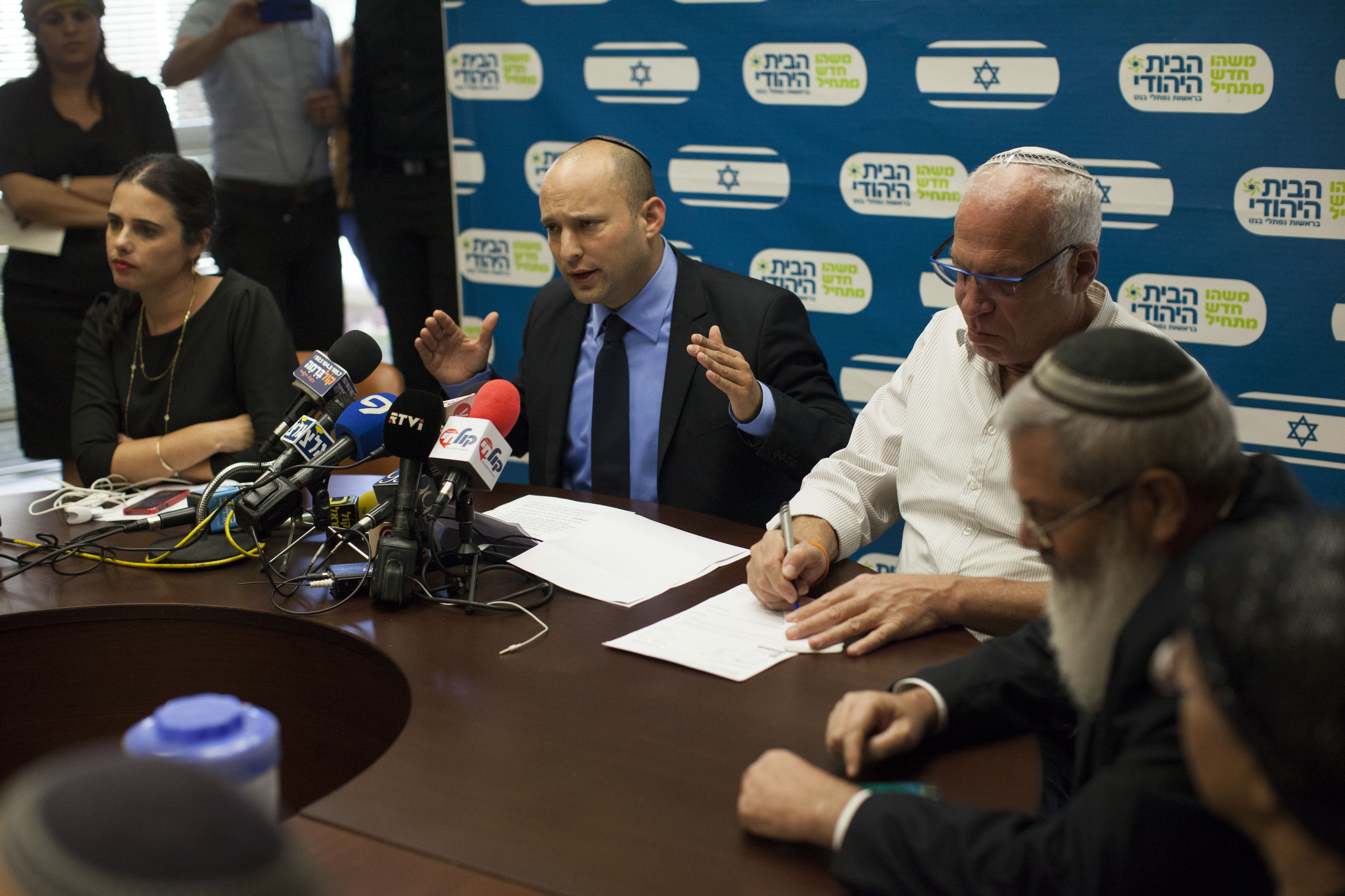 הבית היהודי: מפוצצים את המו"מ עם הליכוד