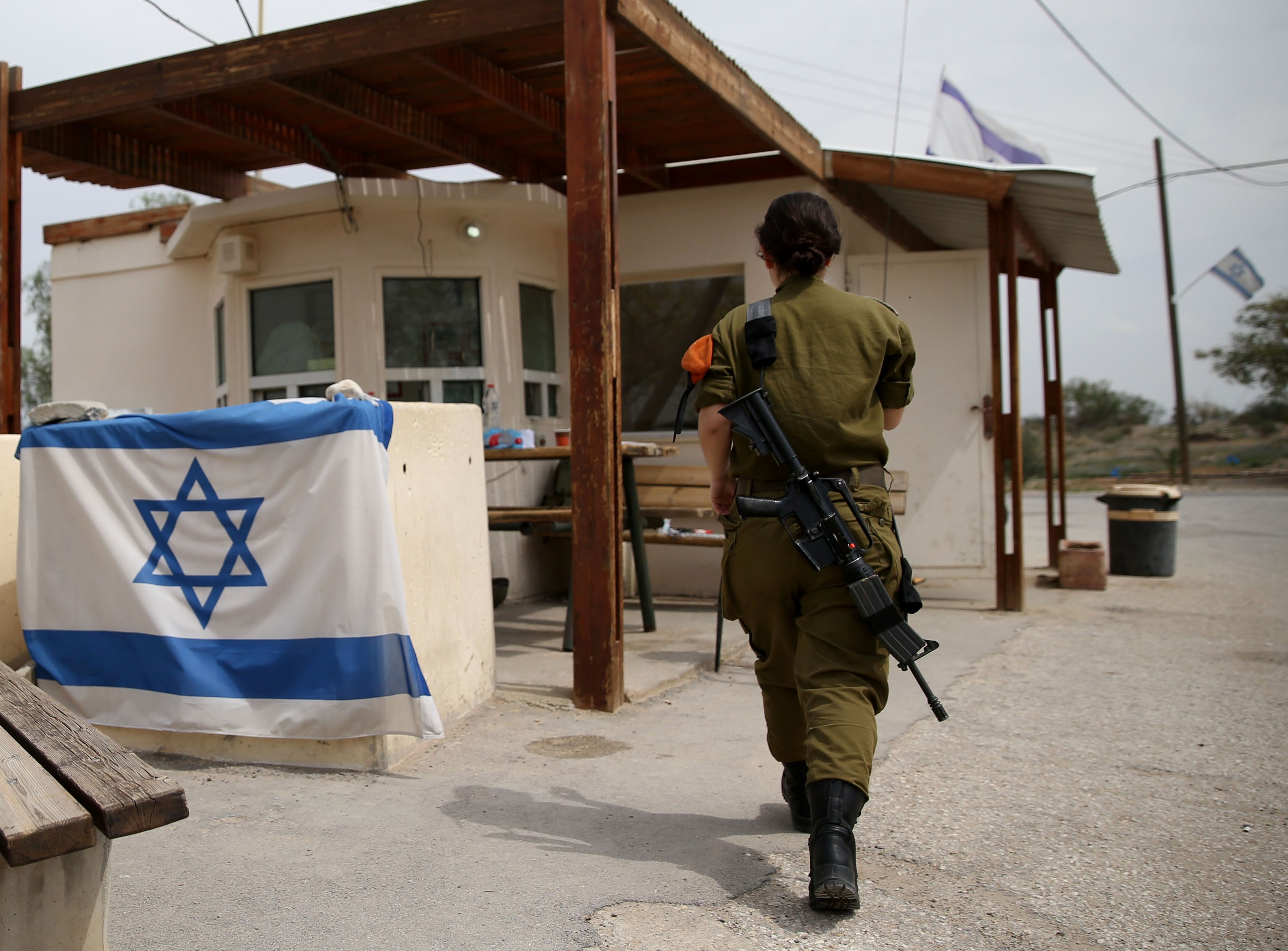 תלמידות ב'צפירה': החיילות התנהגו בחוצפה