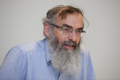 פסק הלכה חדש; עובד עם נשים? תענוד טבעת