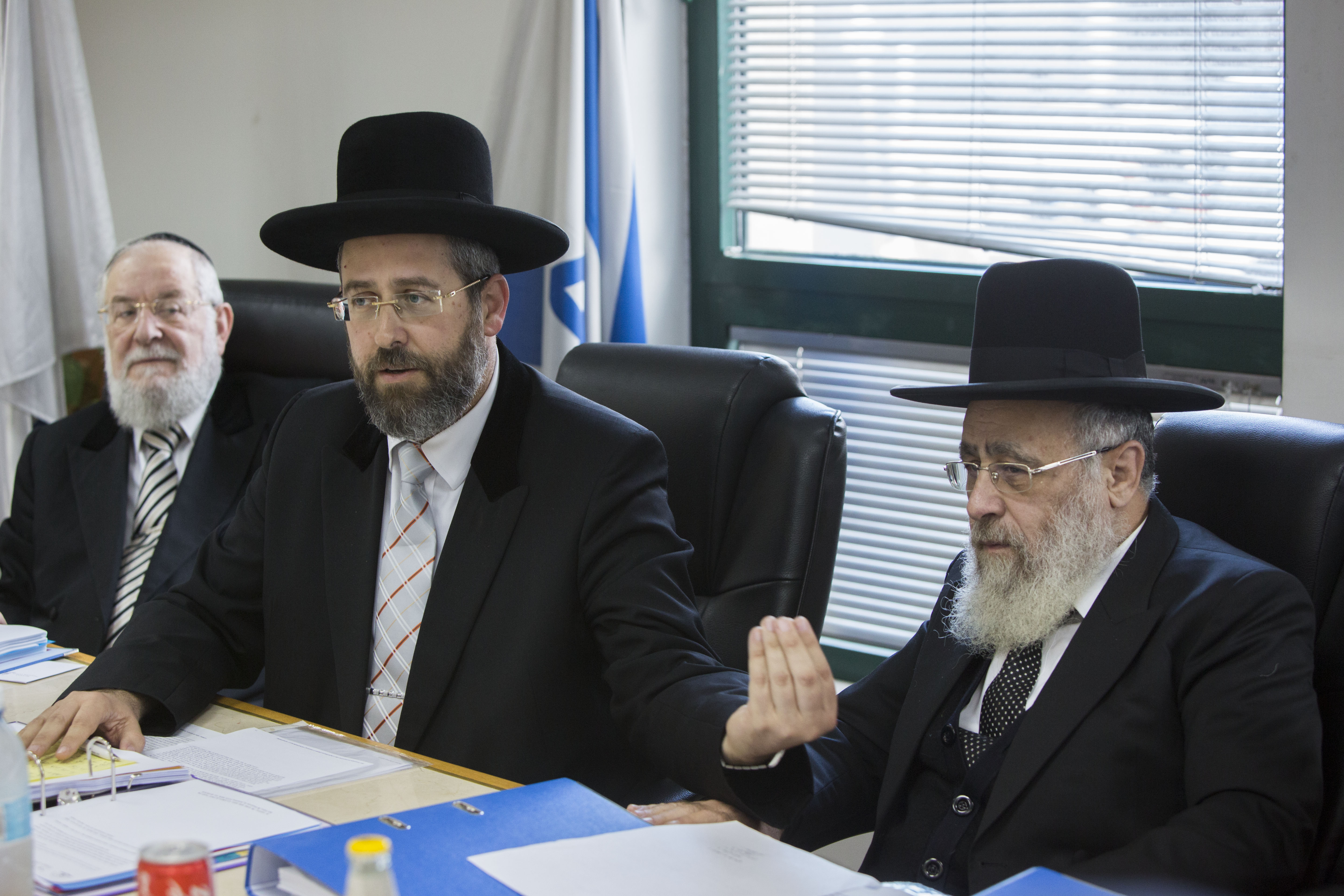 "לא ייתכן שרב יתקוף את הרבנים הראשיים"