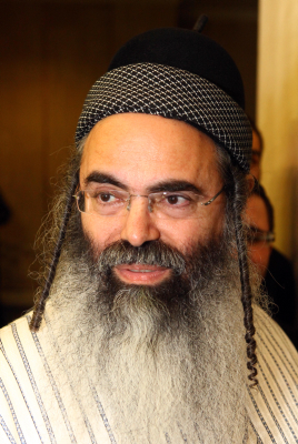 "הרב עובדיה פסק שהרב אמנון יצחק רשע"
