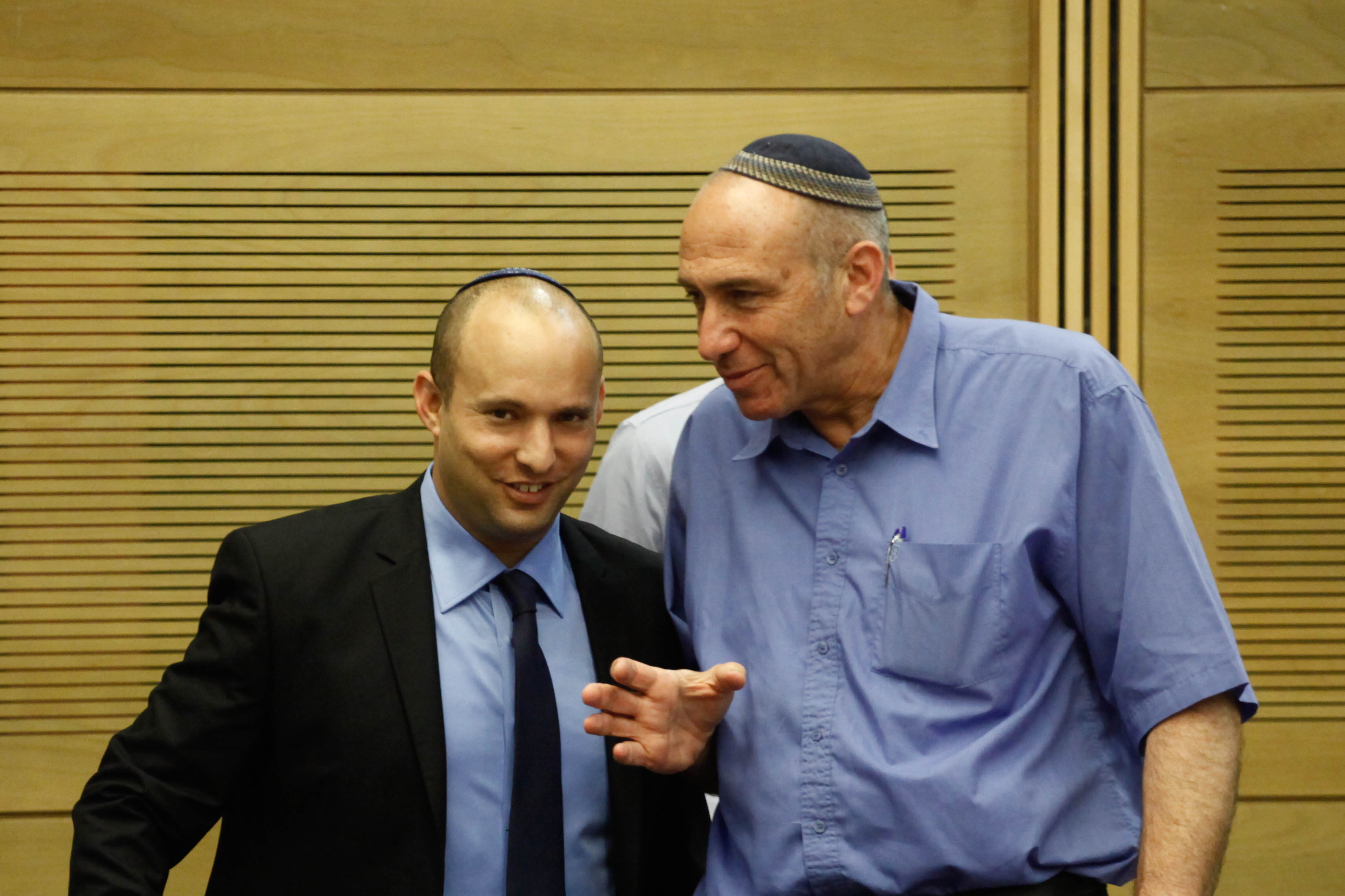 יוגב שוב נגד בנט: "את דו"ח לוקר צריך לגנוז"