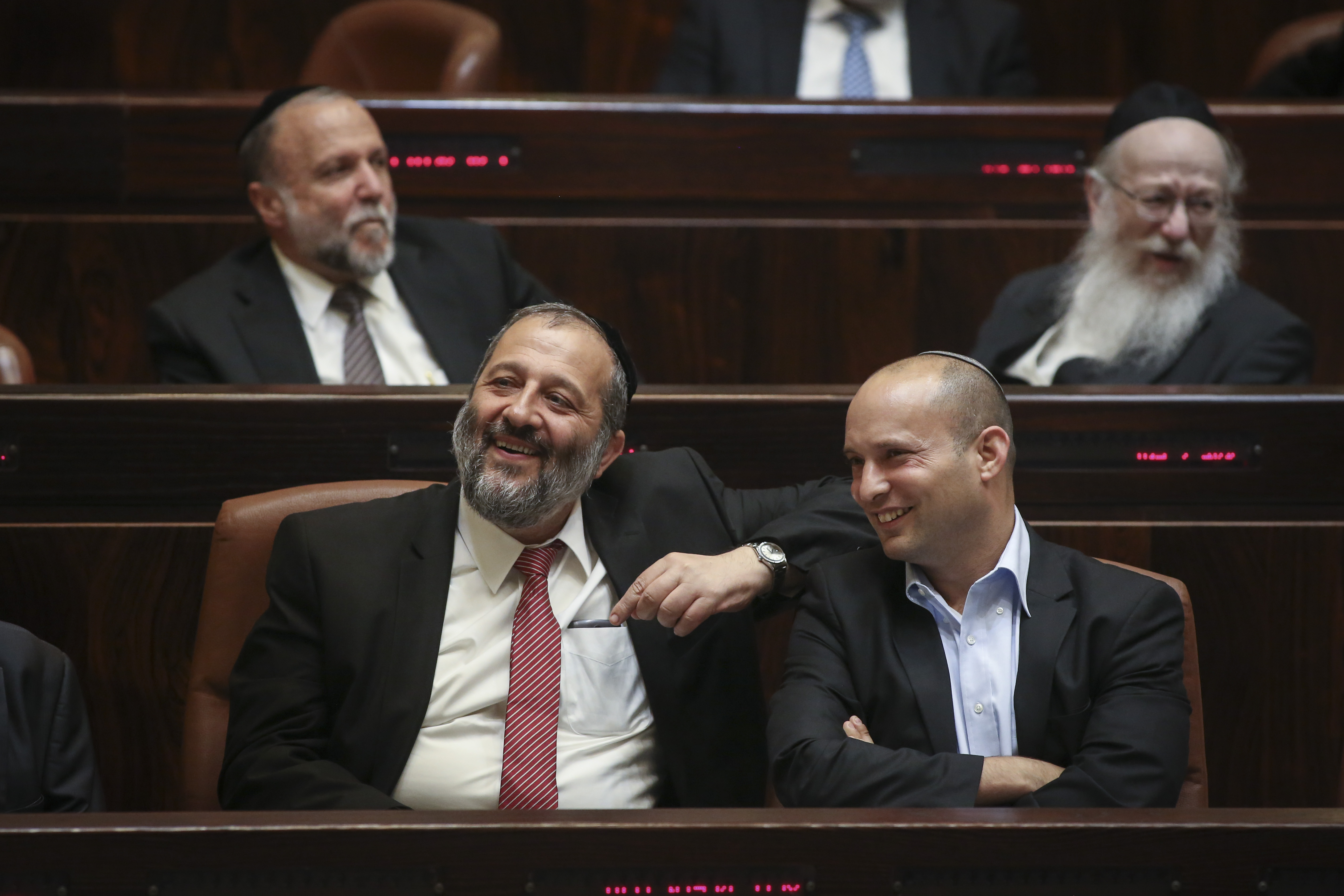 השקופים נשכחו: דרעי הצביע נגד חוק מע"מ 0