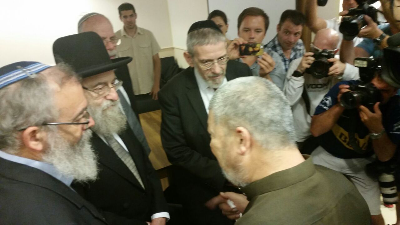 רבני צהר הגיעו לבקר את פצועי השריפה בדומא