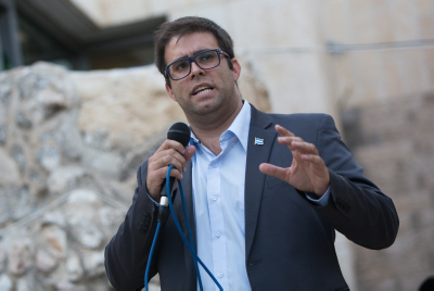 הדוברת של חזן מגיבה לסערה: "לא פוטרתי"