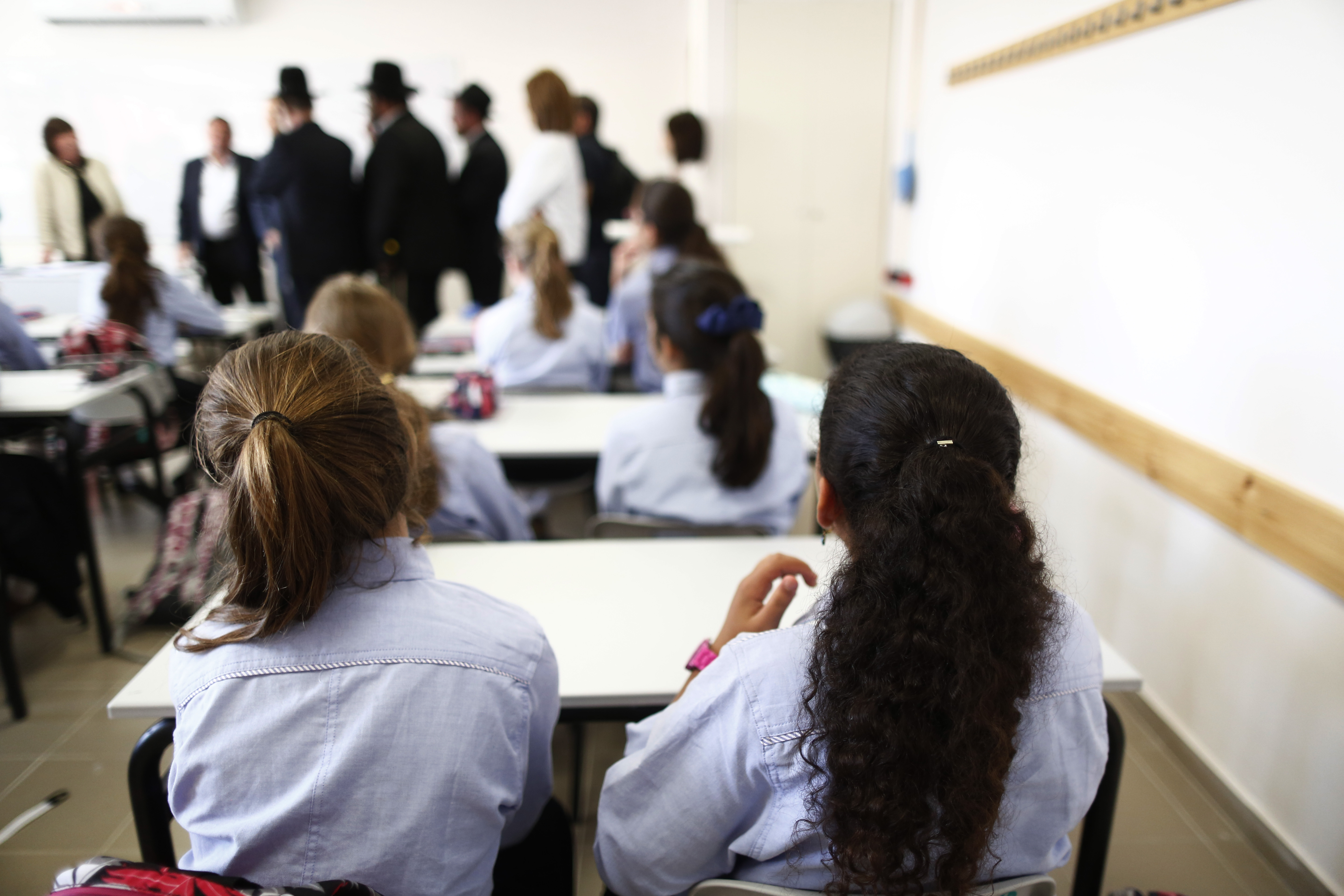 שמות הרבנים שבנותיהם לא היו מתקבלות לסמינר