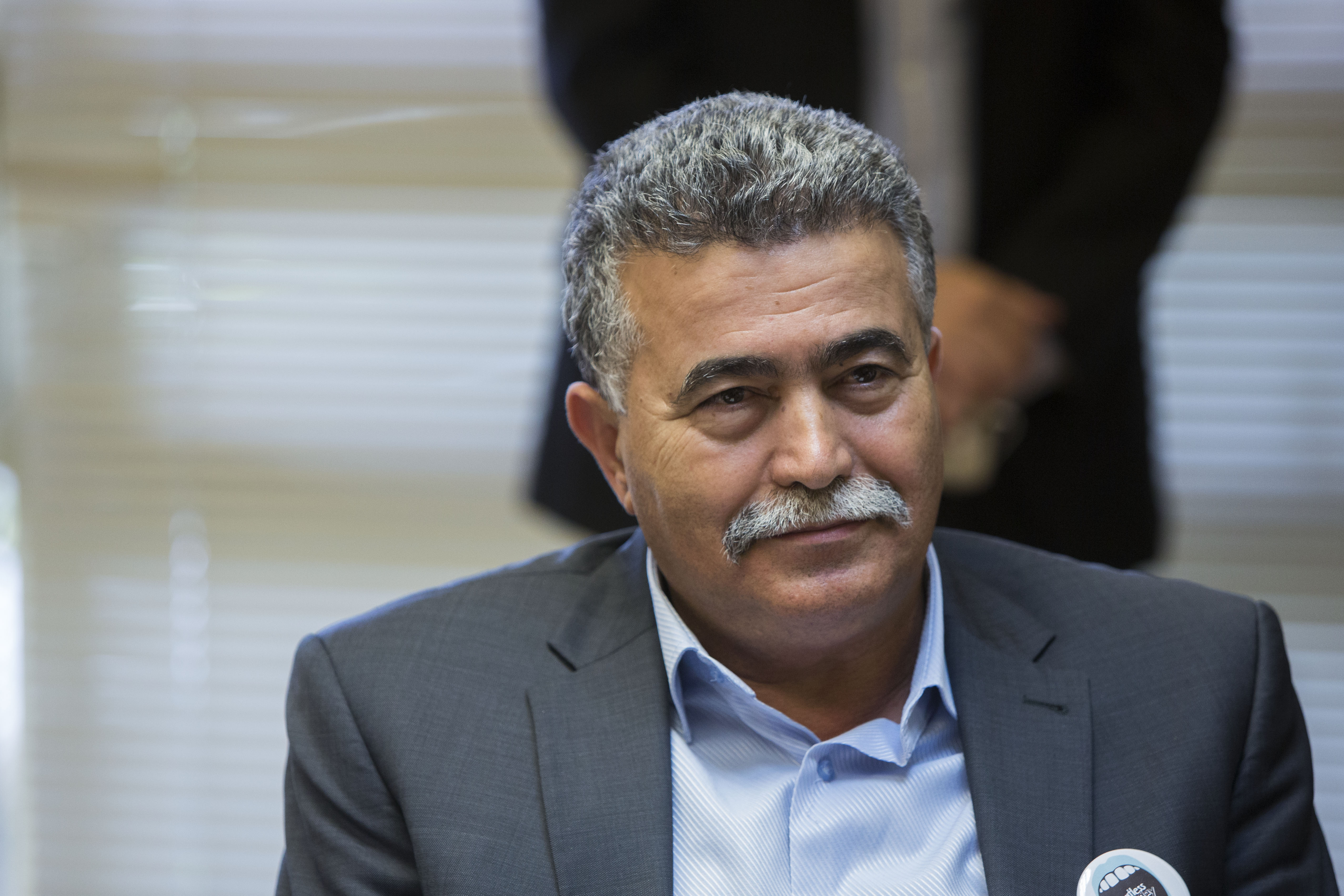 עמיר פרץ הודיע: חוזר למפלגת העבודה