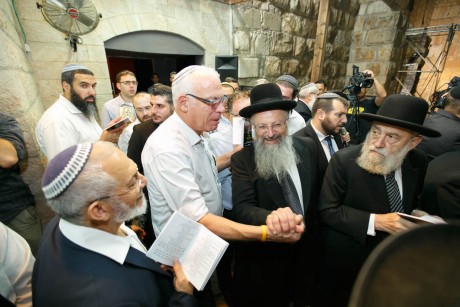 שיא של מתפללים בכותל המערבי; גלריה