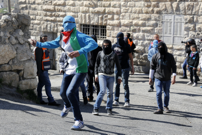 ירי באש חיה לעבר מיידי אבנים עוד לפני שפעלו
