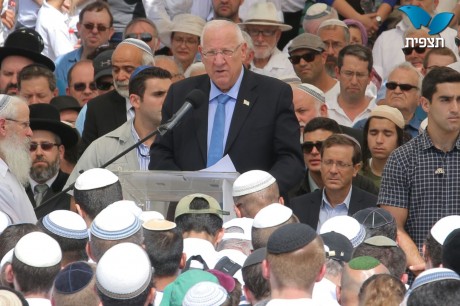 הרב נחמיה לביא ואהרון בניט הובאו למנוחות; תיעוד