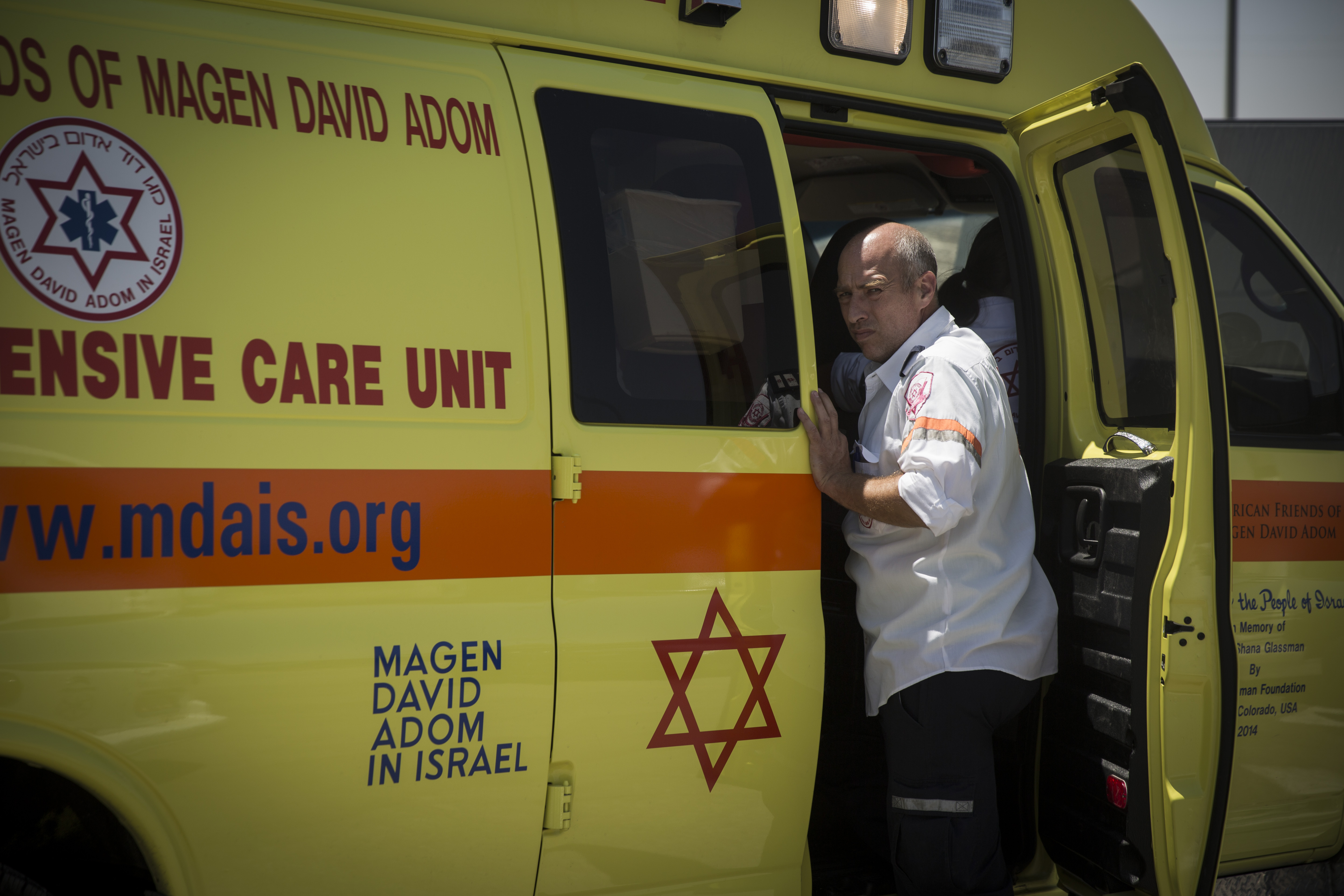 אירוע דקירה ביישוב מכבים: אח דקר את אחיו ופצע אותו