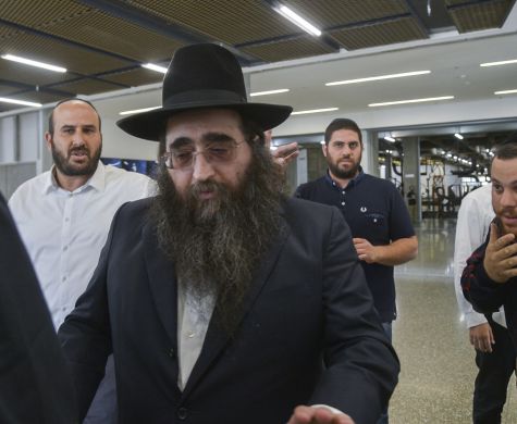 הרב פינטו: "רודפים אותי כי אני רב? כי אני ספרדי?"