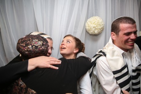 ברוב עם: החתונה של אריאל ושרה-תחיה