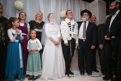 ברוב עם: החתונה של אריאל ושרה-תחיה