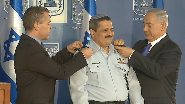 רוני אלשיך מונה למפכ"ל המשטרה והתבדח על הפציעה