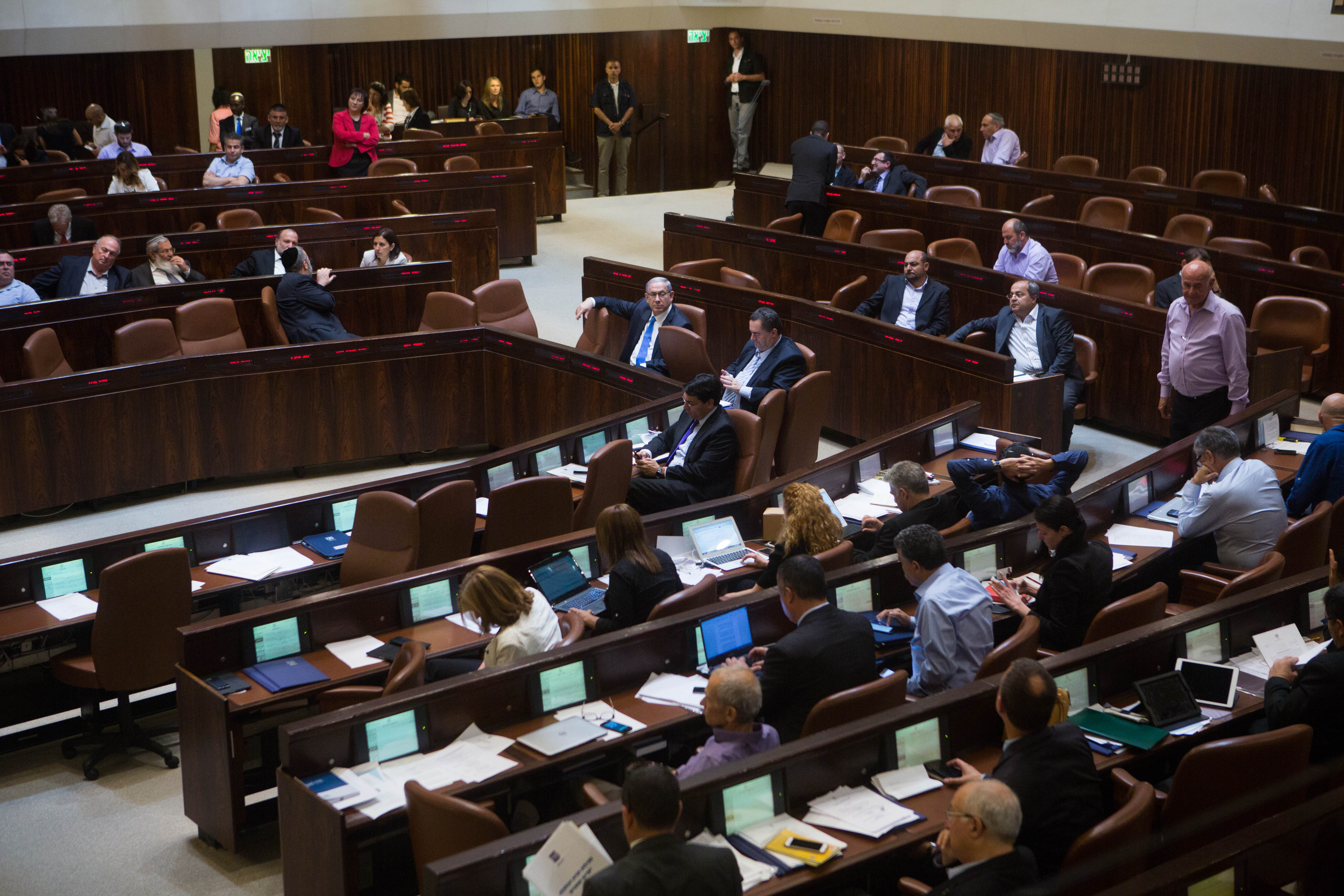 הכנסת הצביעה בעד הצעות אי-אמון בממשלה