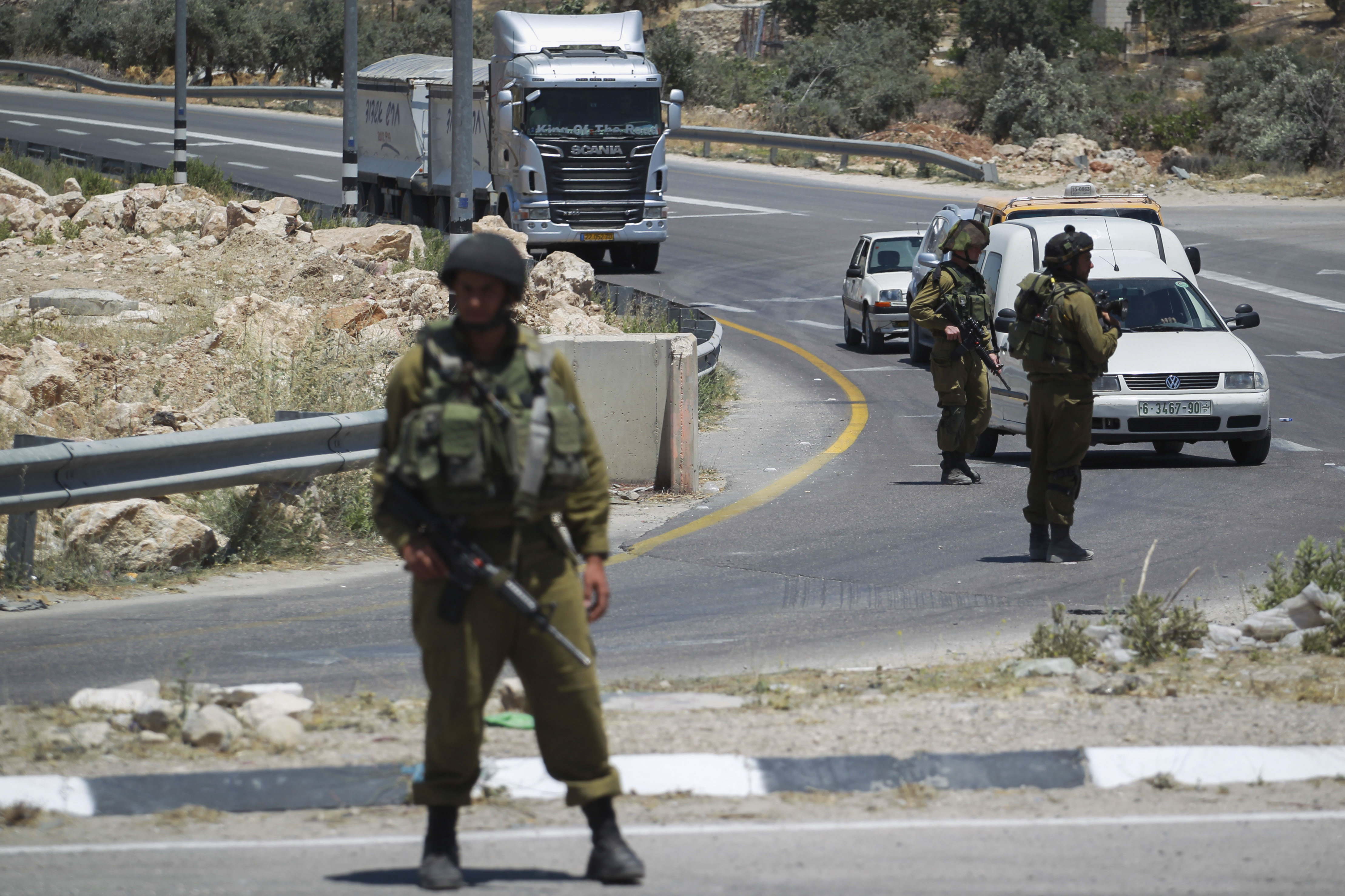 חשד: ערבים ניסו לחטוף חייל בצומת המוביל
