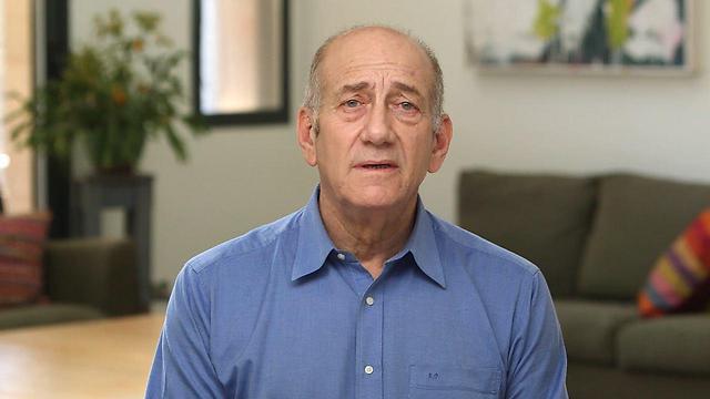 רגע לפני: אולמרט עדיין לא מודה; צפו