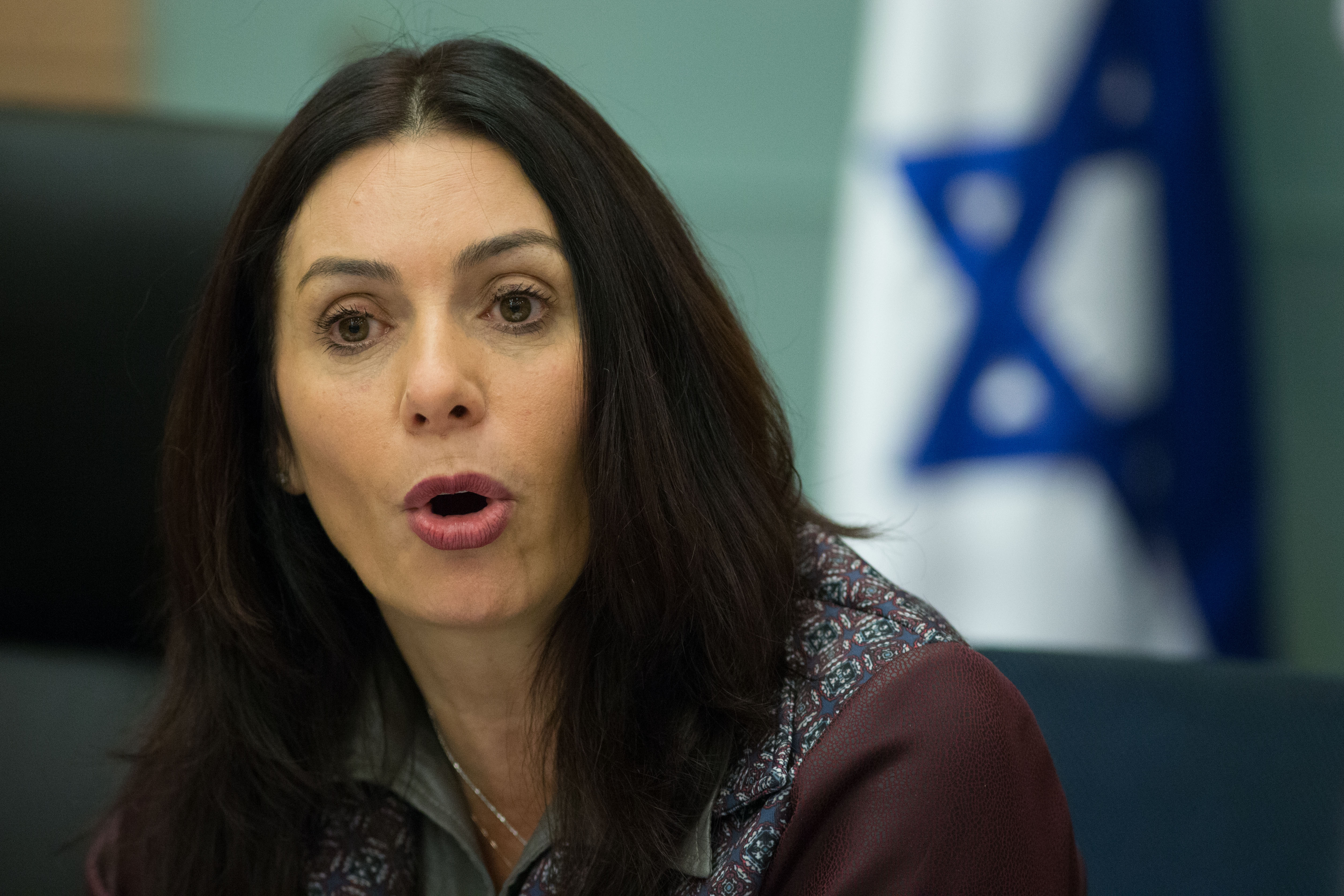 'להדיח הח"כית שסירבה לדון בחיילות צה"ל'
