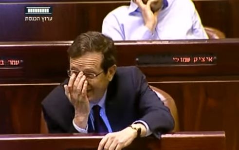 צפו: "בוז'י, בפורים תוכל להתחפש לראש ממשלה"