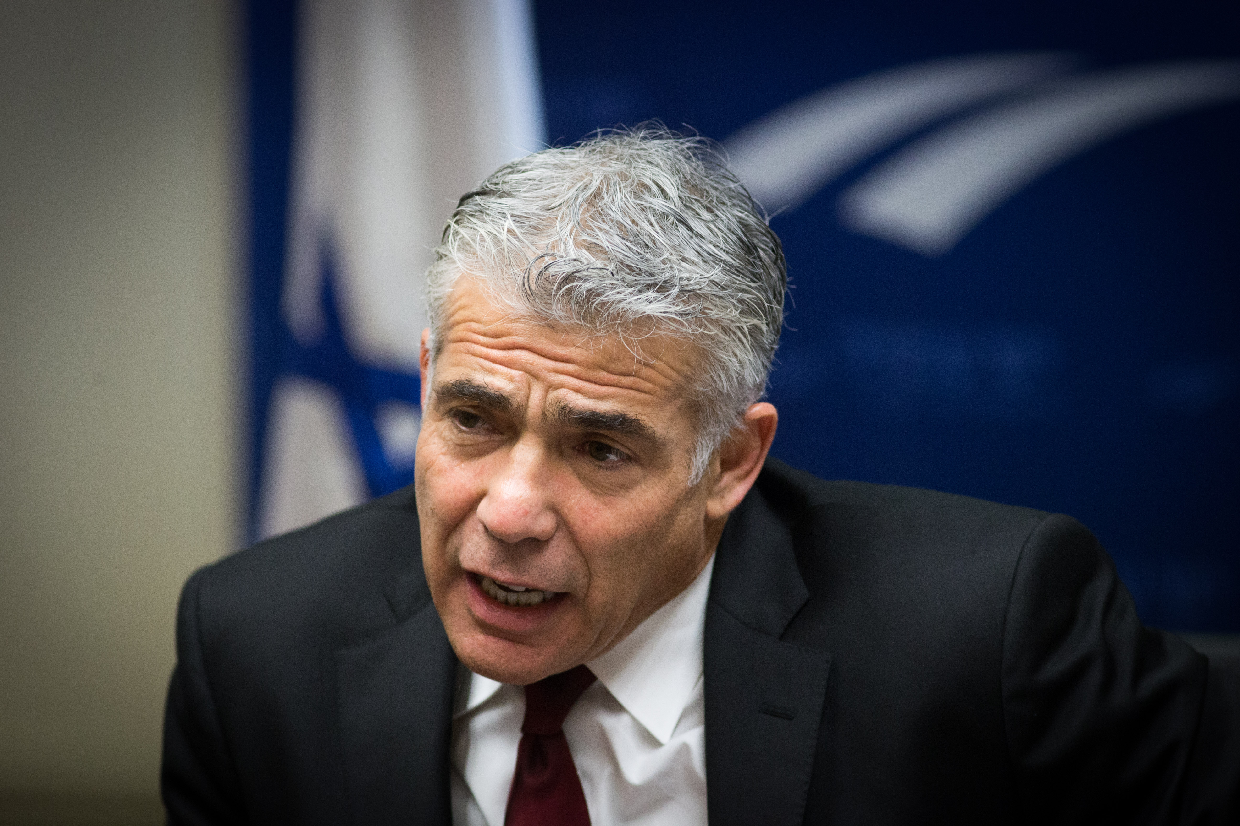 הפנייה של יאיר לפיד התבררה כהודעת ווטסאפ