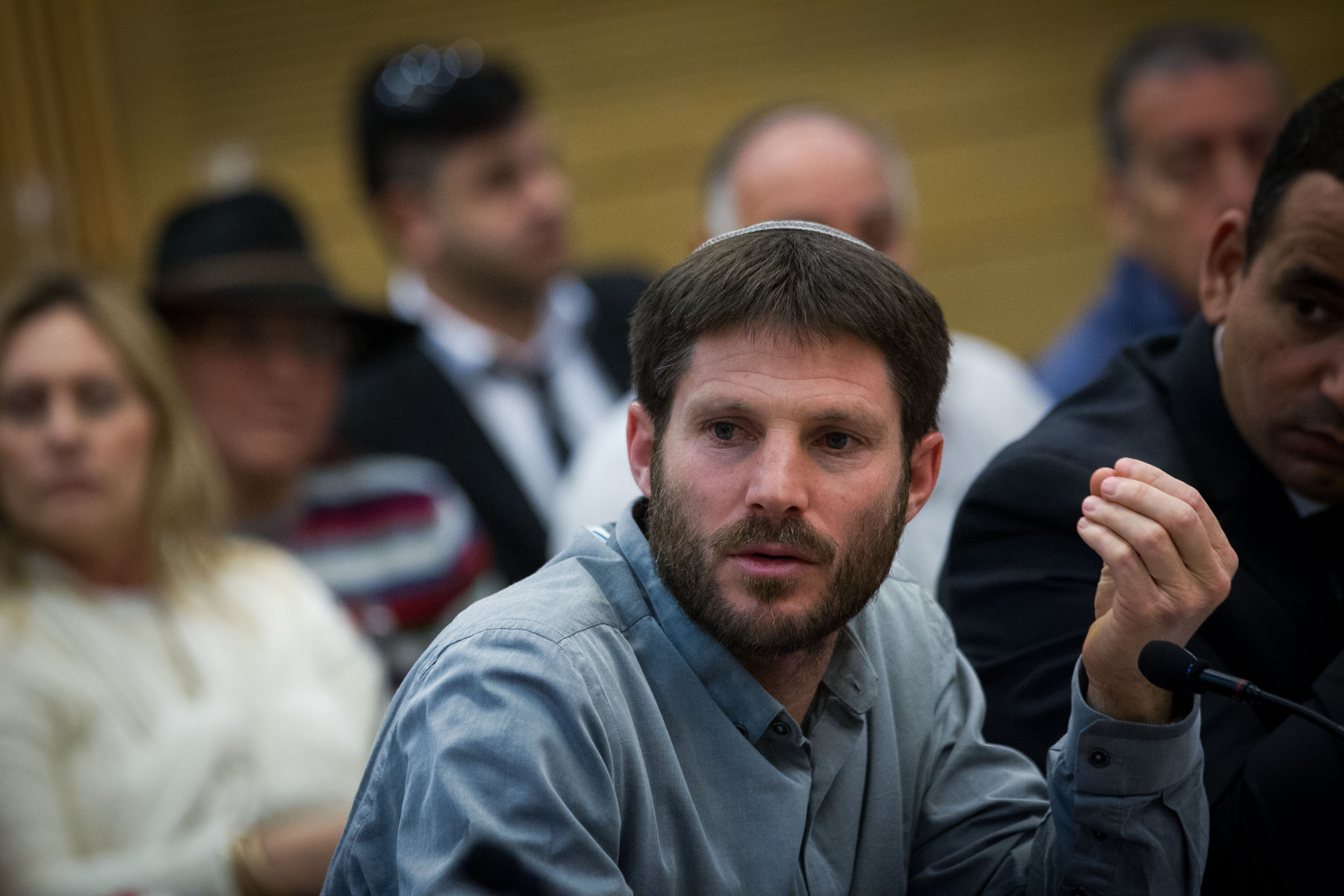 "ילד הכאפות החנון של הכיתה" – סמוטריץ' מתנצל