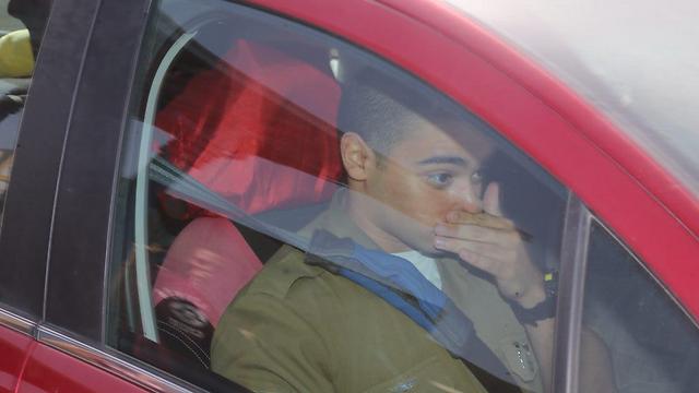 "ברוך הבא ילד שלי": אלאור אזריה שוחרר לביתו