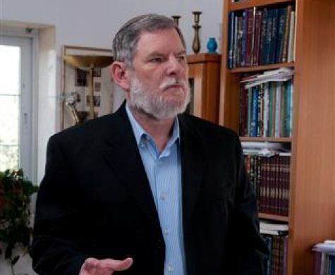 הרב אבי גיסר: 'ההלכה לא מחייבת לפרסם את שמו'