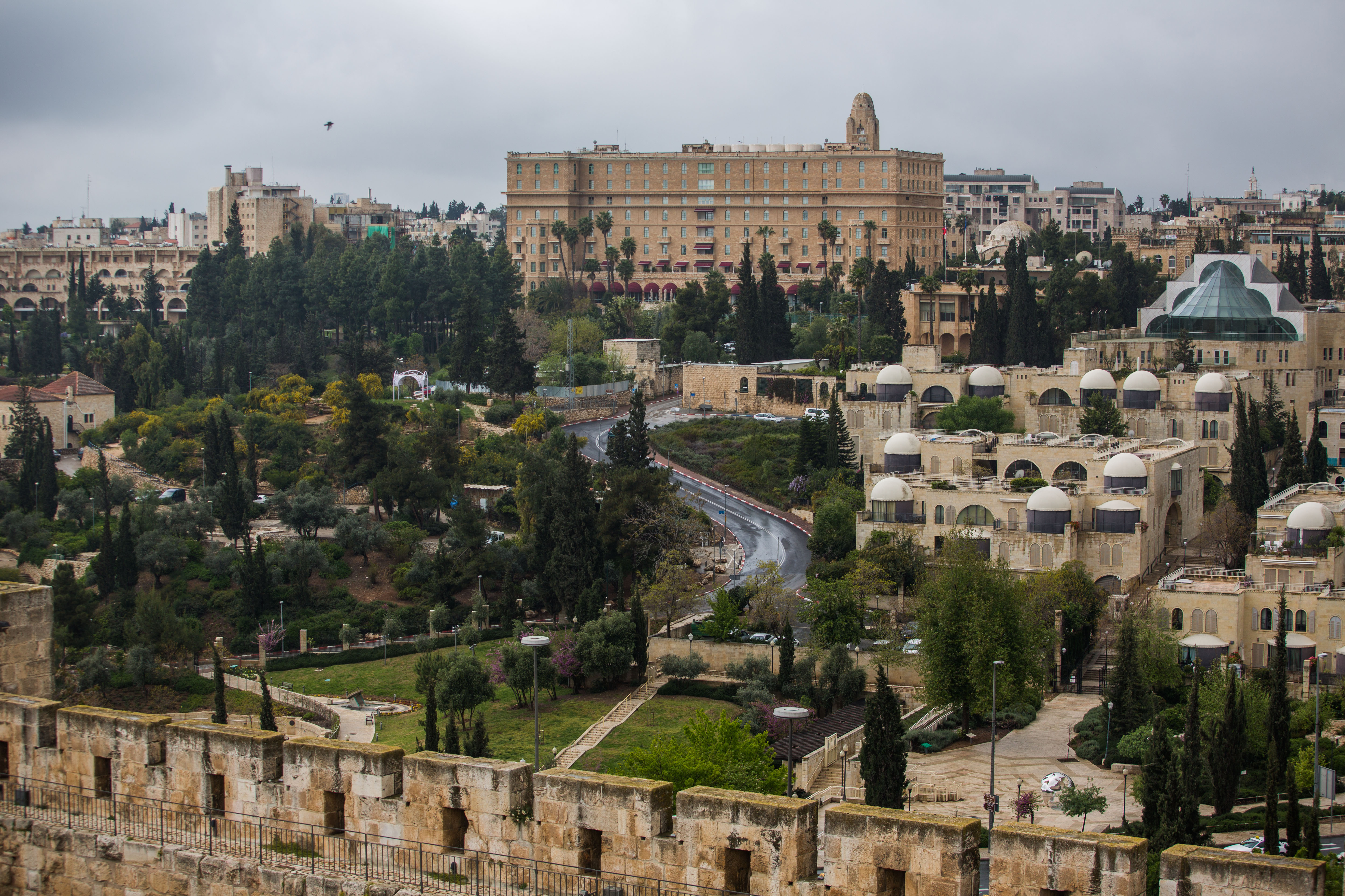 מלון המלך דוד לנגנים: הסירו את הכיפה והציצית