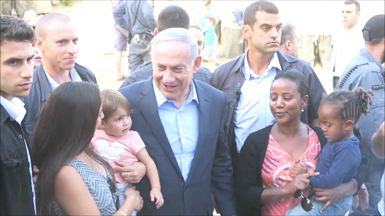 שוב מפתיע: נתניהו קפץ למדורת ל"ג בעומר