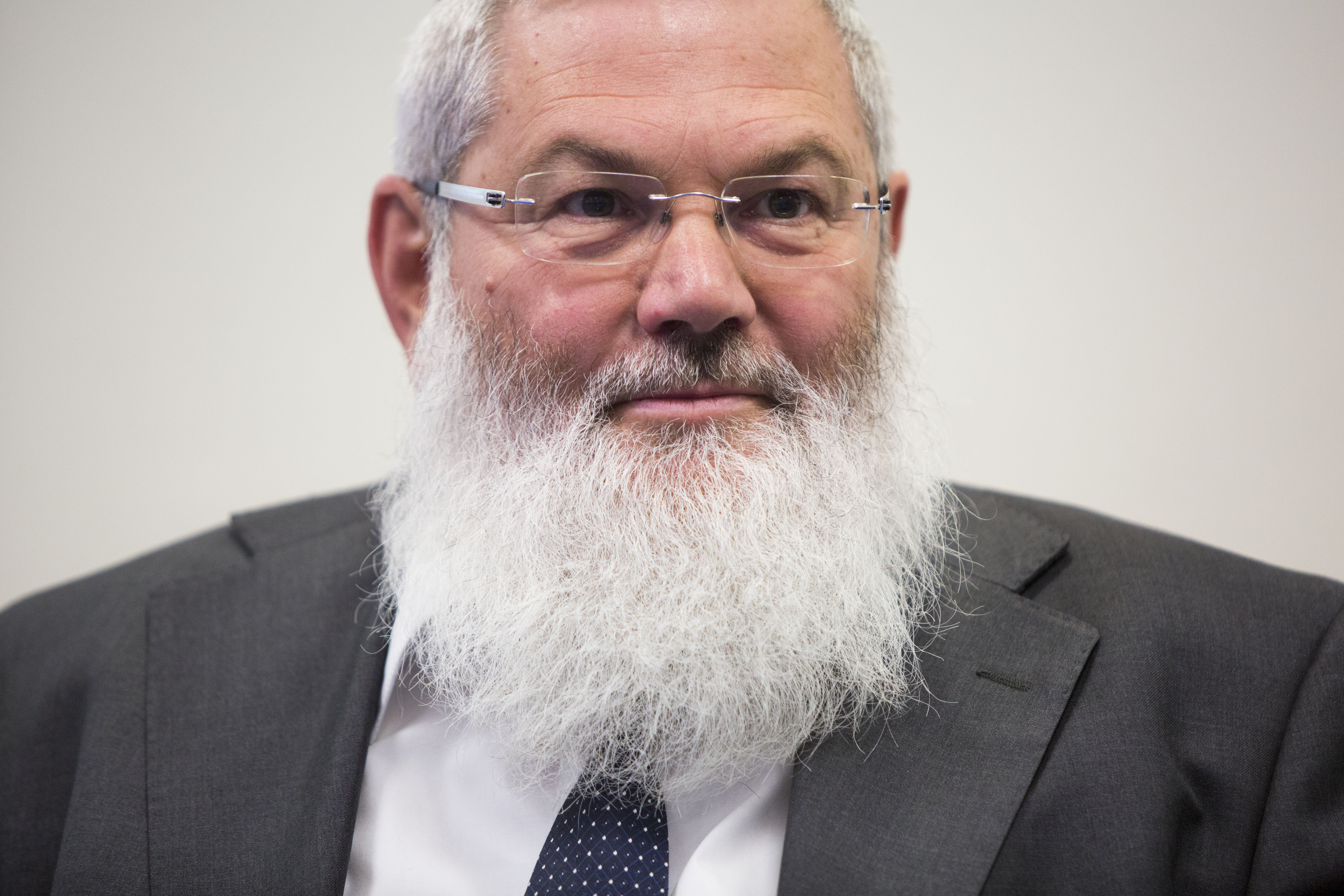 בן דהן: 'בזיון בשם התורה'; סגן העורך: 'הוא במצוקה'