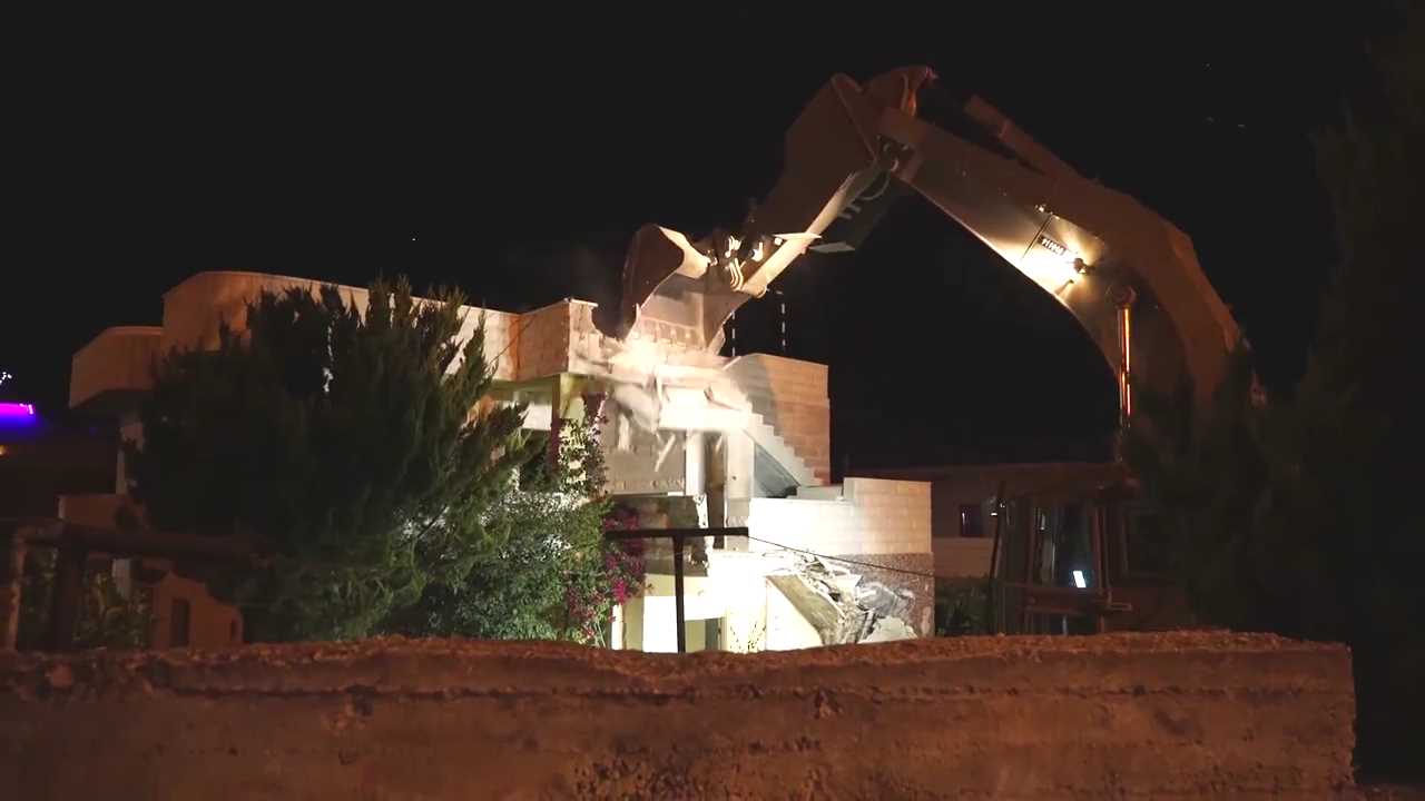 צפו: צה"ל הרס את בית רוצחה של דפנה מאיר