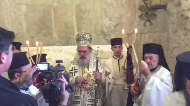 צפו: הנוצרים מחללים את קבר דוד המלך בהר ציון
